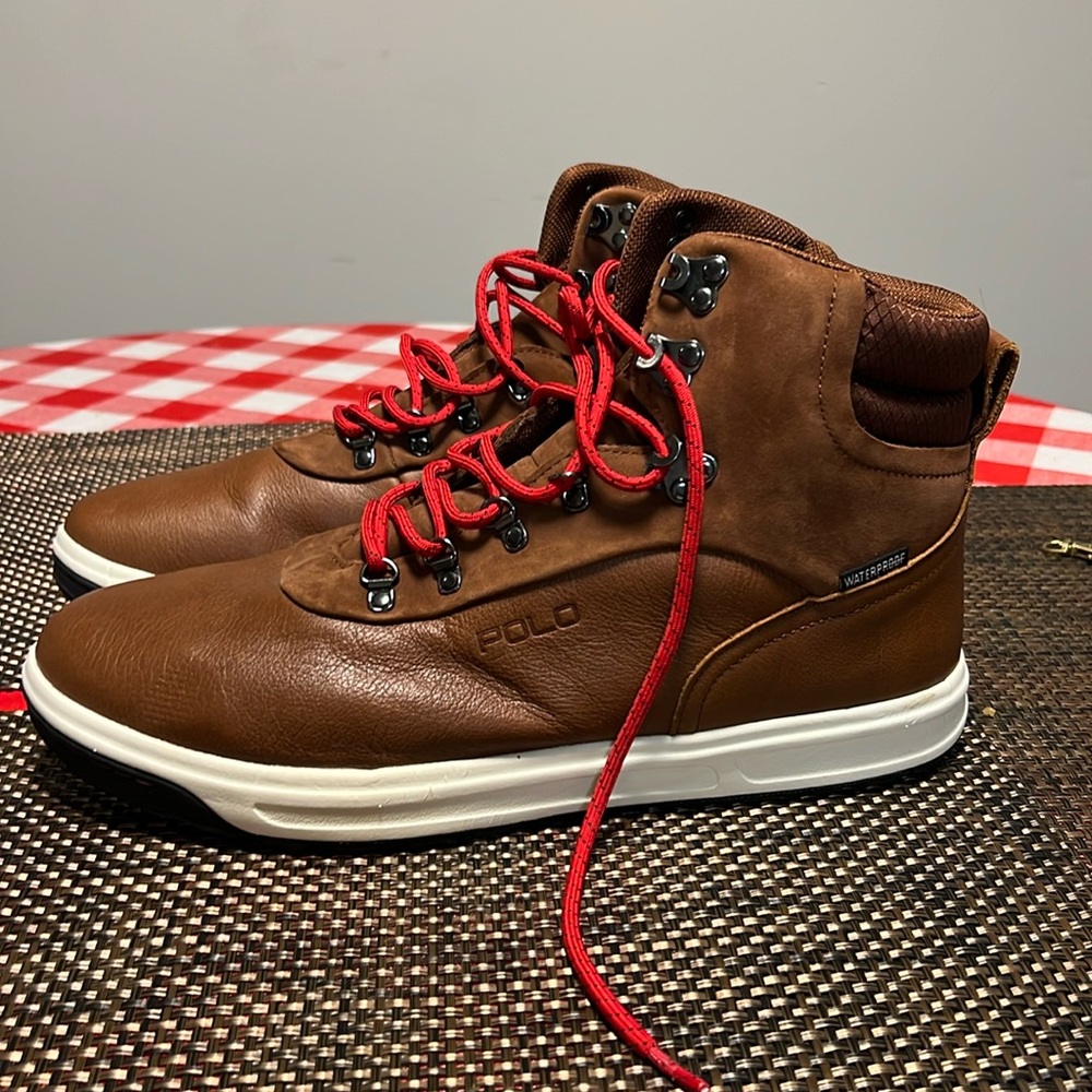 Like brand new Polo Ralph Lauren boots. Leather boots